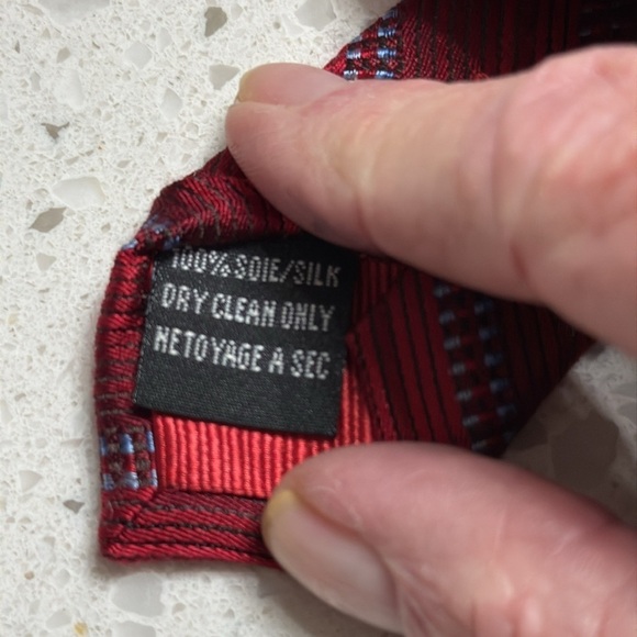 Enro Platinum Red/Blue striped silk tie Men’s length 62.5” ombré stripe - Picture 3 of 5